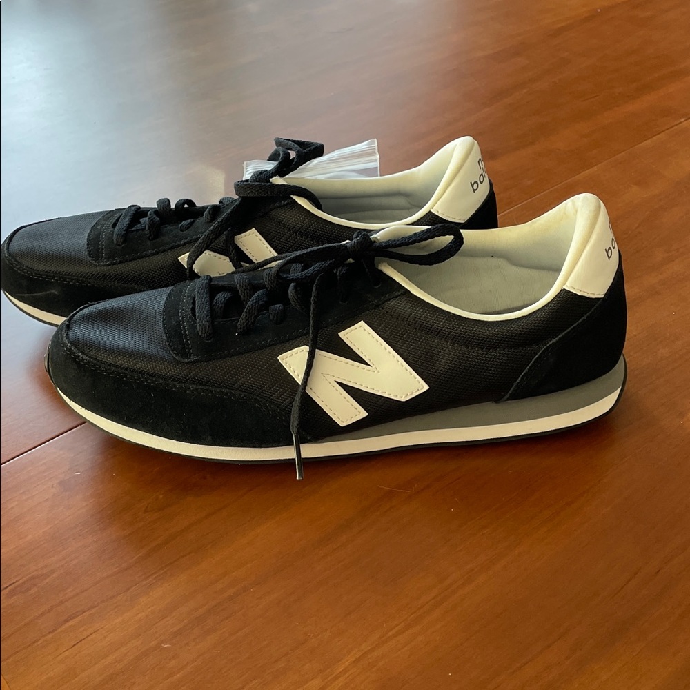 New Balance 410 Classic Black and White Trainers